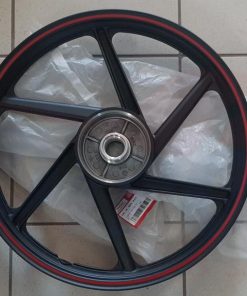VHK027-28100B-PV Τροχός Οπίσθιος Αλουμινίου 6 Ακτ. Μαύρος Με Κόκκινη Ρίγα DY50/125